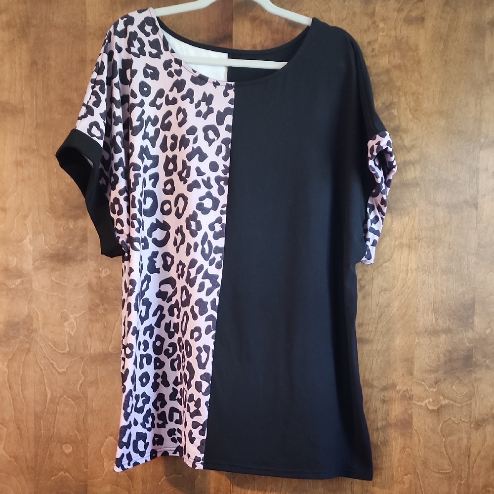 Women’s Pink Leopard Print and Black Colorblock Short Sleeve Top